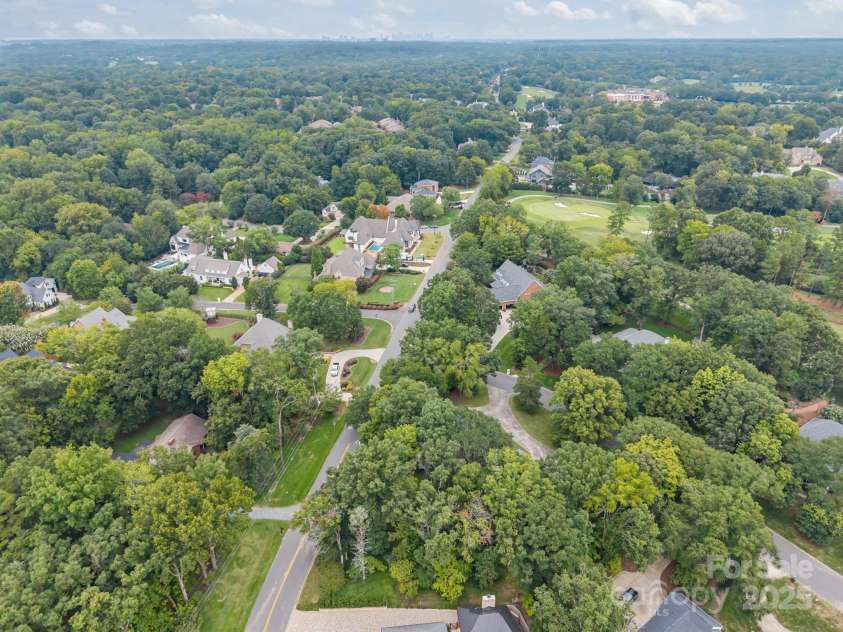 5718 Bentway Drive, Charlotte, NC 28226.  MLS# CAR4293814, YatesRealty ID 33511. 