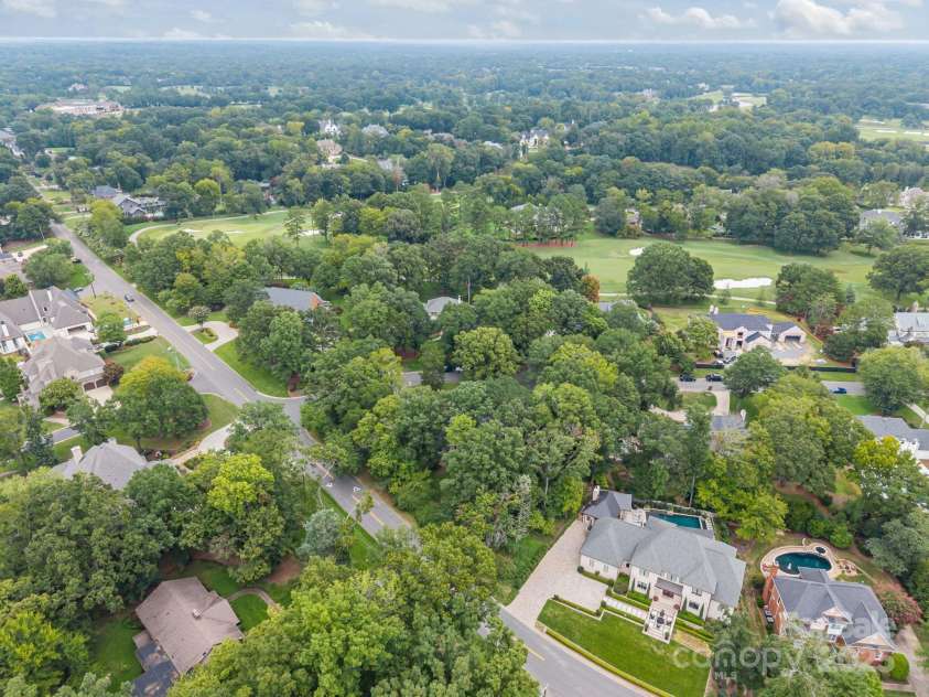 5718 Bentway Drive, Charlotte, NC 28226.  MLS# CAR4293814, YatesRealty ID 33511. 