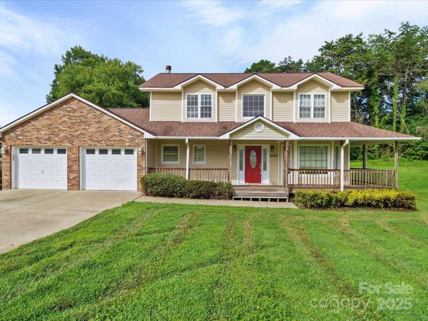 2360 Hounds Way, Hickory, NC 28601.  MLS# CAR4292034, YatesRealty ID 33512. Wrap around porch!