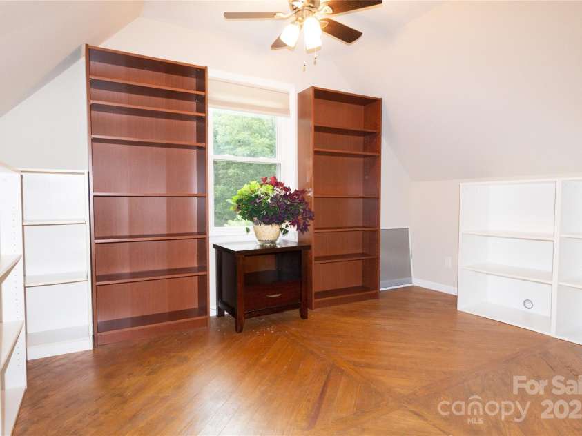 123 Gold Run Court, Kings Mountain, NC 28086.  MLS# CAR4271482, YatesRealty ID 33513. 