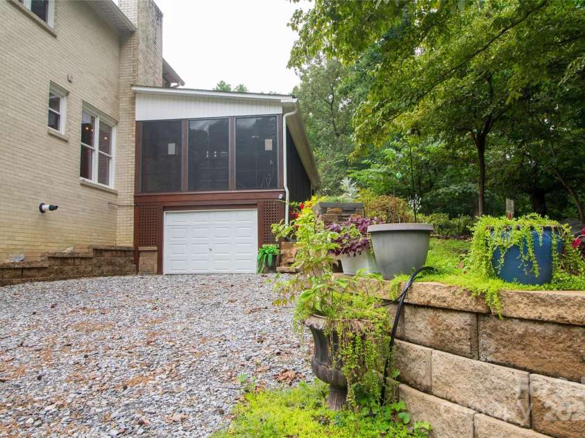 123 Gold Run Court, Kings Mountain, NC 28086.  MLS# CAR4271482, YatesRealty ID 33513. 