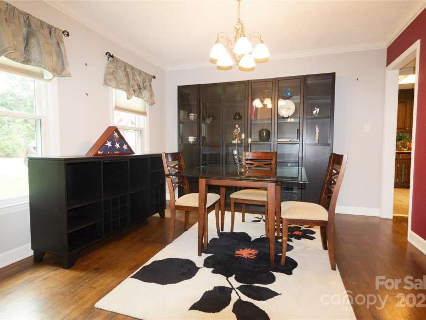 123 Gold Run Court, Kings Mountain, NC 28086.  MLS# CAR4271482, YatesRealty ID 33513. Dining room off kitchen