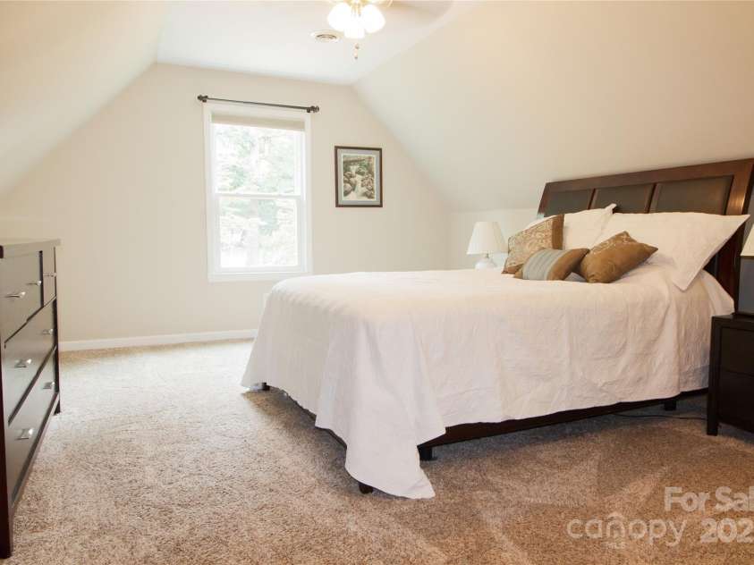 123 Gold Run Court, Kings Mountain, NC 28086.  MLS# CAR4271482, YatesRealty ID 33513. Upstairs master