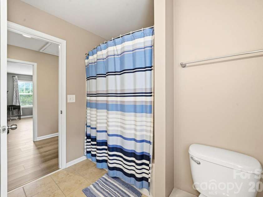 1855 Shadow Lawn Court, Fort Mill, SC 29715.  MLS# CAR4395925, YatesRealty ID 33513. Secondary Full Bathroom