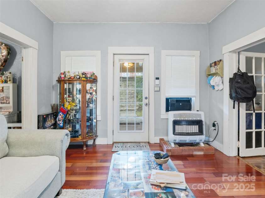 598 Summit Avenue, Spruce Pine, NC 28777.  MLS# CAR4288581, YatesRealty ID 33514. 