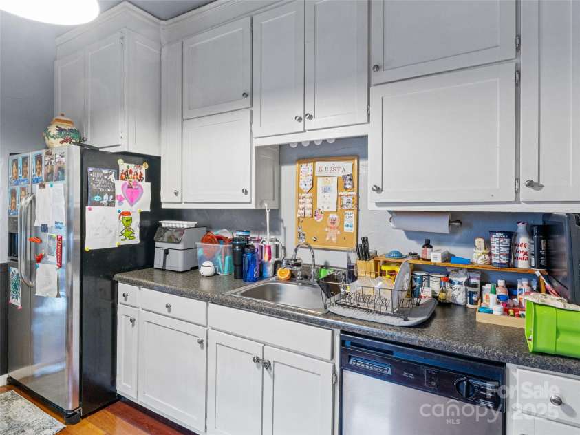 598 Summit Avenue, Spruce Pine, NC 28777.  MLS# CAR4288581, YatesRealty ID 33514. 