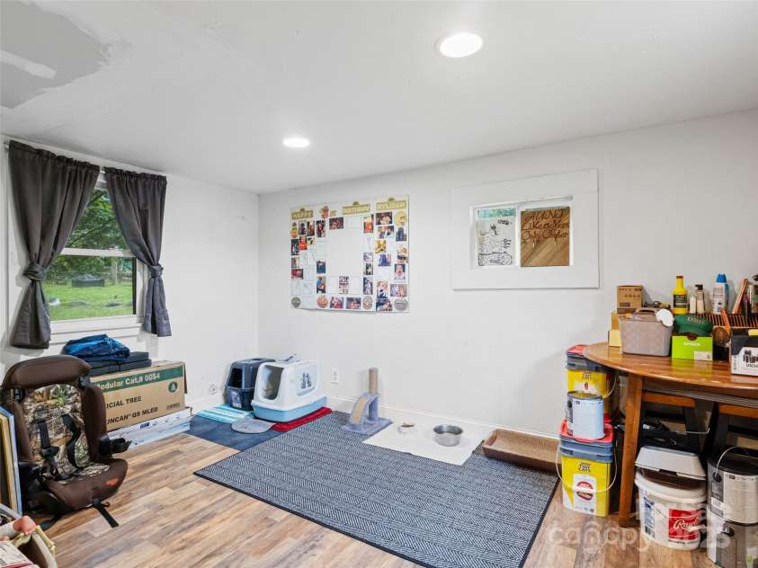 598 Summit Avenue, Spruce Pine, NC 28777.  MLS# CAR4288581, YatesRealty ID 33514. 