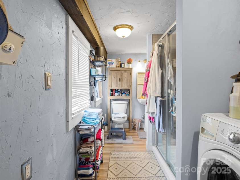 598 Summit Avenue, Spruce Pine, NC 28777.  MLS# CAR4288581, YatesRealty ID 33514. 