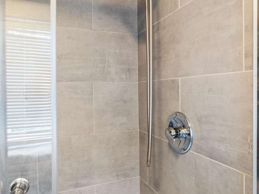 598 Summit Avenue, Spruce Pine, NC 28777.  MLS# CAR4288581, YatesRealty ID 33514. 