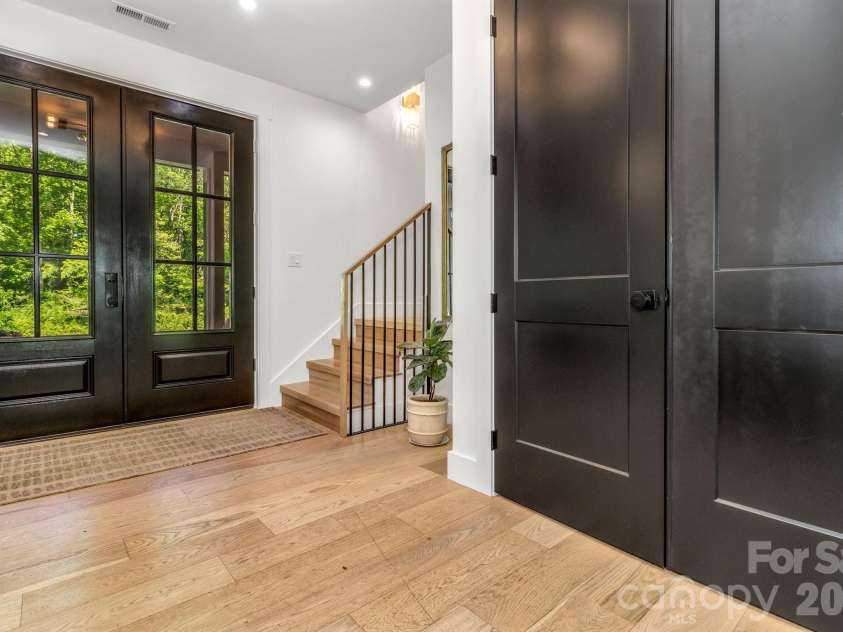 108 Poplar Green Way, Asheville, NC 28806.  MLS# CAR4380151, YatesRealty ID 33515. 