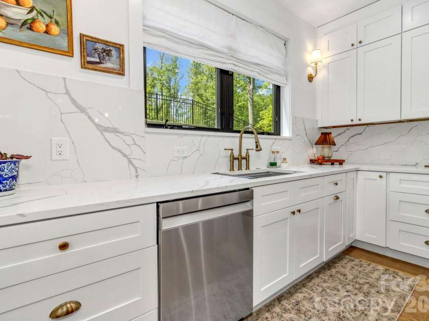 108 Poplar Green Way, Asheville, NC 28806.  MLS# CAR4380151, YatesRealty ID 33515. 