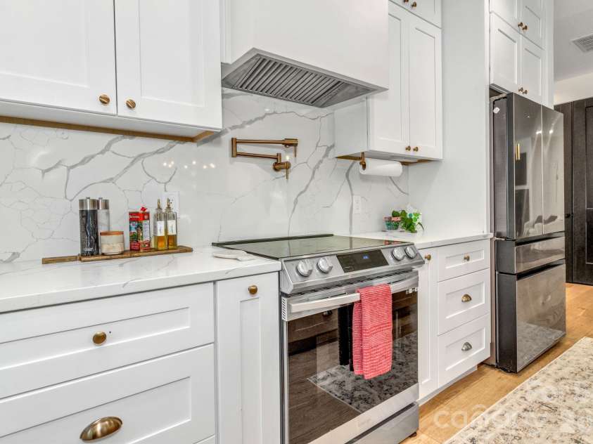108 Poplar Green Way, Asheville, NC 28806.  MLS# CAR4380151, YatesRealty ID 33515. 