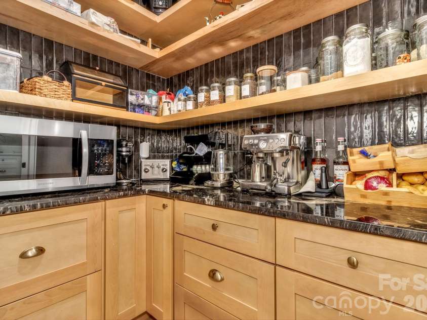 108 Poplar Green Way, Asheville, NC 28806.  MLS# CAR4380151, YatesRealty ID 33515. 