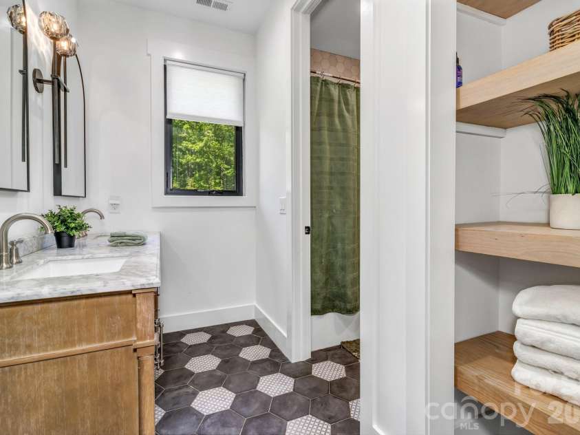 108 Poplar Green Way, Asheville, NC 28806.  MLS# CAR4380151, YatesRealty ID 33515. 