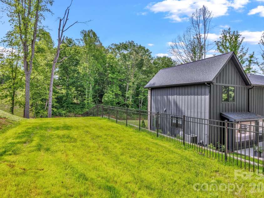 108 Poplar Green Way, Asheville, NC 28806.  MLS# CAR4380151, YatesRealty ID 33515. 