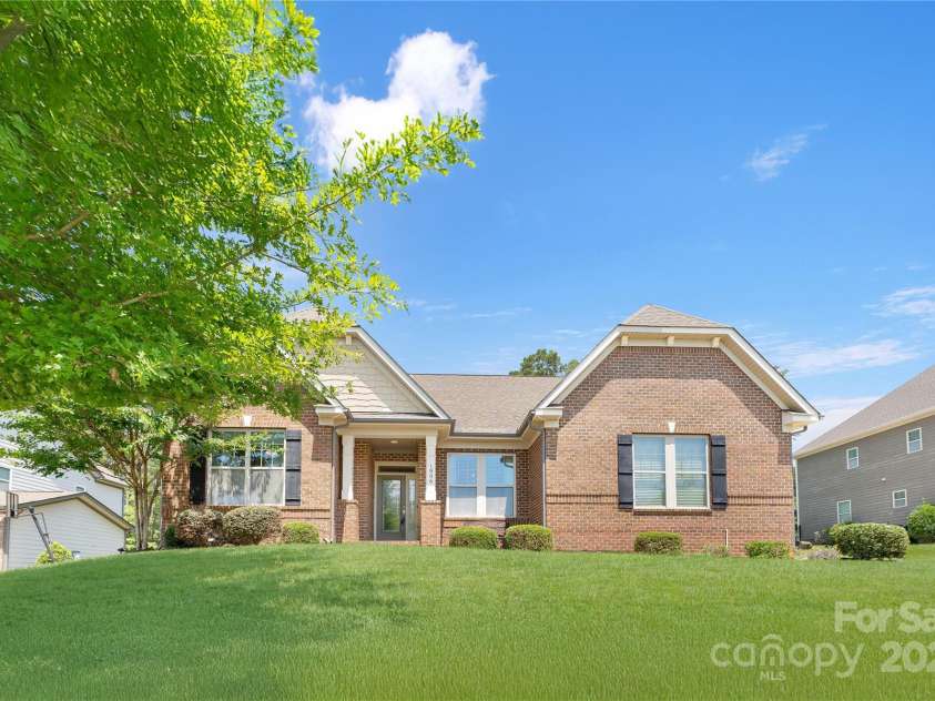 1906 Pensco Pond Court, Waxhaw, NC 28173.  MLS# CAR4266619, YatesRealty ID 33515. 