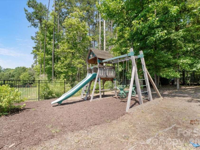 1906 Pensco Pond Court, Waxhaw, NC 28173.  MLS# CAR4266619, YatesRealty ID 33515. 