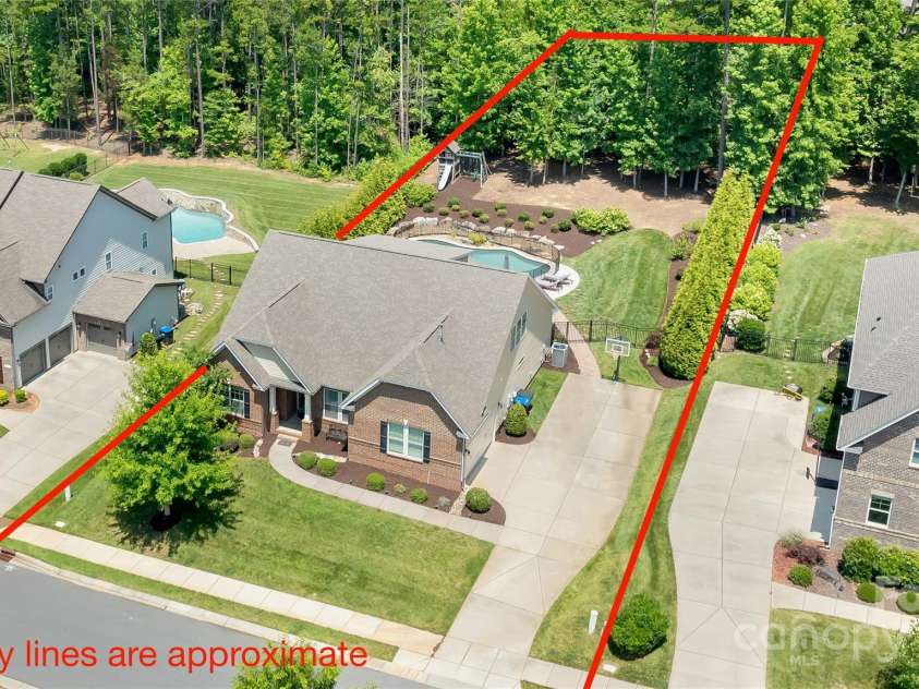 1906 Pensco Pond Court, Waxhaw, NC 28173.  MLS# CAR4266619, YatesRealty ID 33515. Approximate Property lines