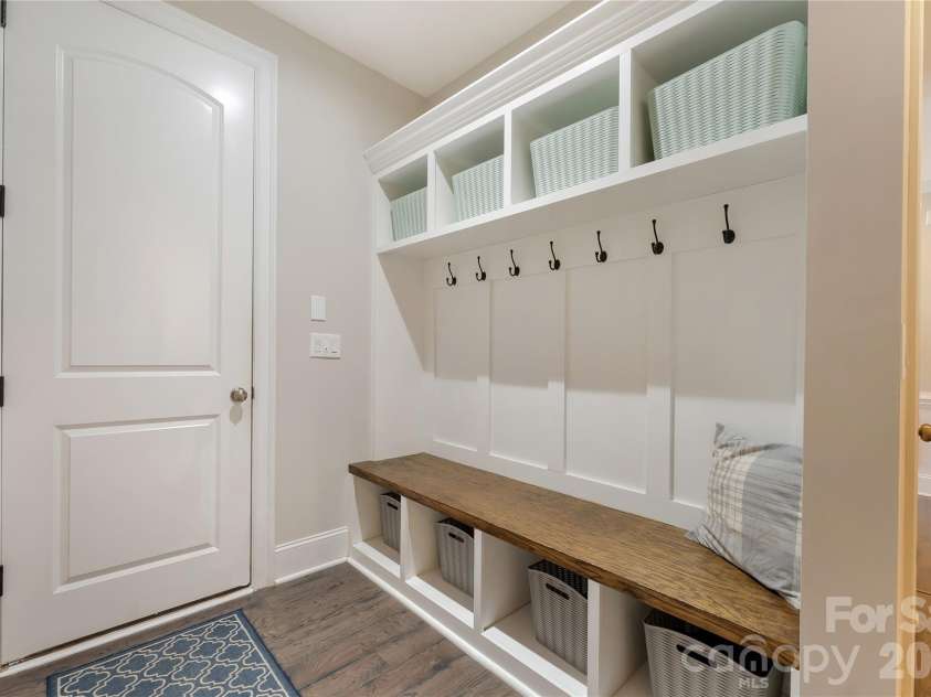 1906 Pensco Pond Court, Waxhaw, NC 28173.  MLS# CAR4266619, YatesRealty ID 33515. Drop zone off Garage