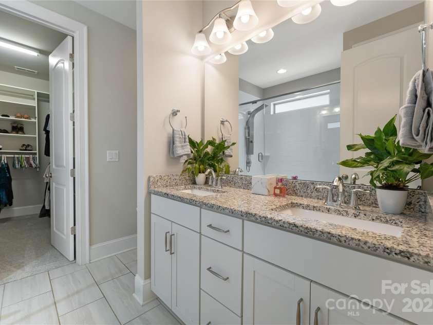 1906 Pensco Pond Court, Waxhaw, NC 28173.  MLS# CAR4266619, YatesRealty ID 33515. Primary Bathroom