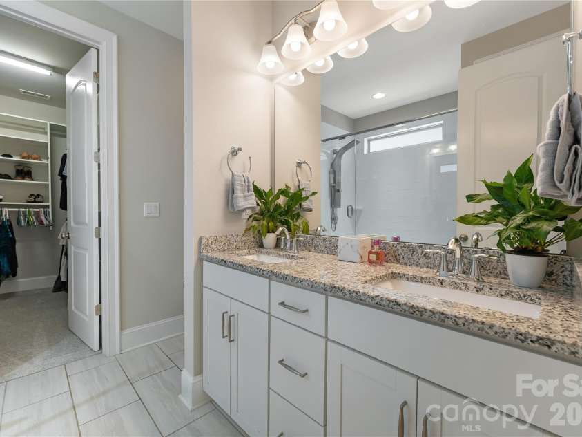 1906 Pensco Pond Court, Waxhaw, NC 28173.  MLS# CAR4266619, YatesRealty ID 33515. Primary Bathroom