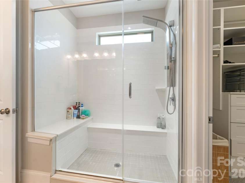 1906 Pensco Pond Court, Waxhaw, NC 28173.  MLS# CAR4266619, YatesRealty ID 33515. Primary Bathroom