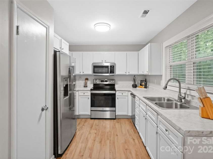 179 Paraham Road, Clover, SC 29710.  MLS# CAR4288814, YatesRealty ID 33516. 