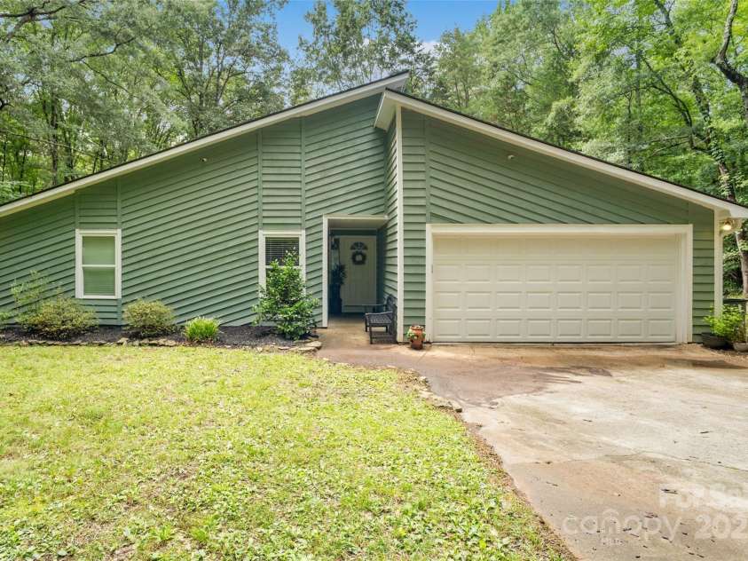 179 Paraham Road, Clover, SC 29710.  MLS# CAR4288814, YatesRealty ID 33516. 