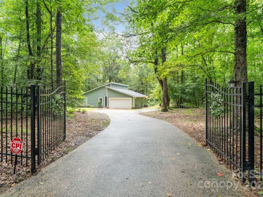 179 Paraham Road, Clover, SC 29710.  MLS# CAR4288814, YatesRealty ID 33516. 