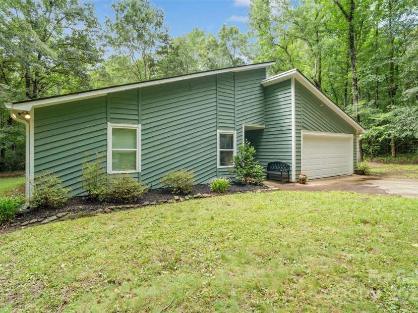 179 Paraham Road, Clover, SC 29710.  MLS# CAR4288814, YatesRealty ID 33516. 