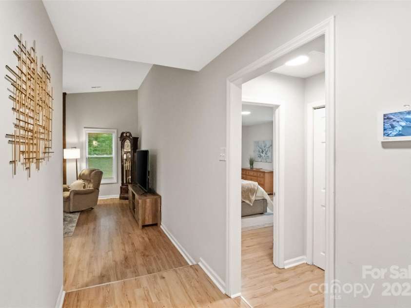 179 Paraham Road, Clover, SC 29710.  MLS# CAR4288814, YatesRealty ID 33516. Entry Way