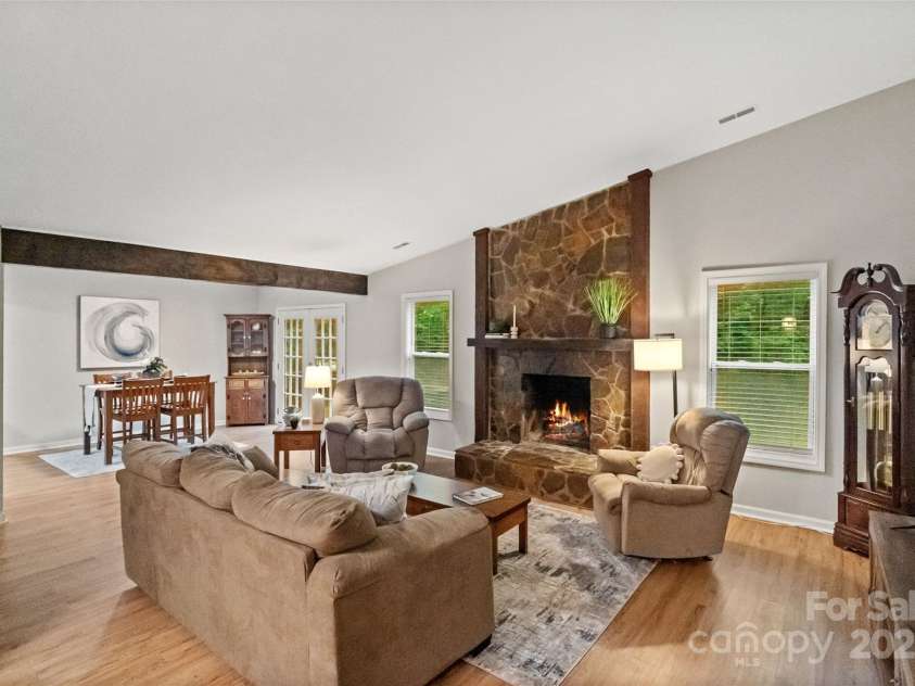 179 Paraham Road, Clover, SC 29710.  MLS# CAR4288814, YatesRealty ID 33516. Living Room