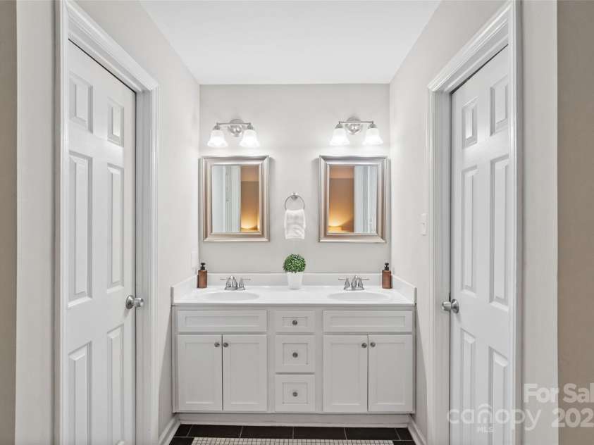 179 Paraham Road, Clover, SC 29710.  MLS# CAR4288814, YatesRealty ID 33516. Primary Bathroom