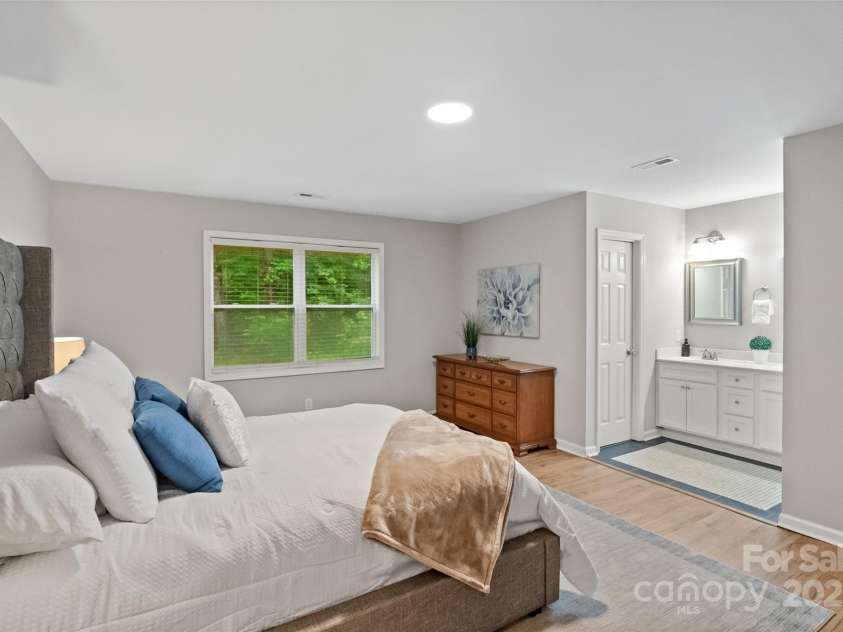 179 Paraham Road, Clover, SC 29710.  MLS# CAR4288814, YatesRealty ID 33516. Primary Bedroom