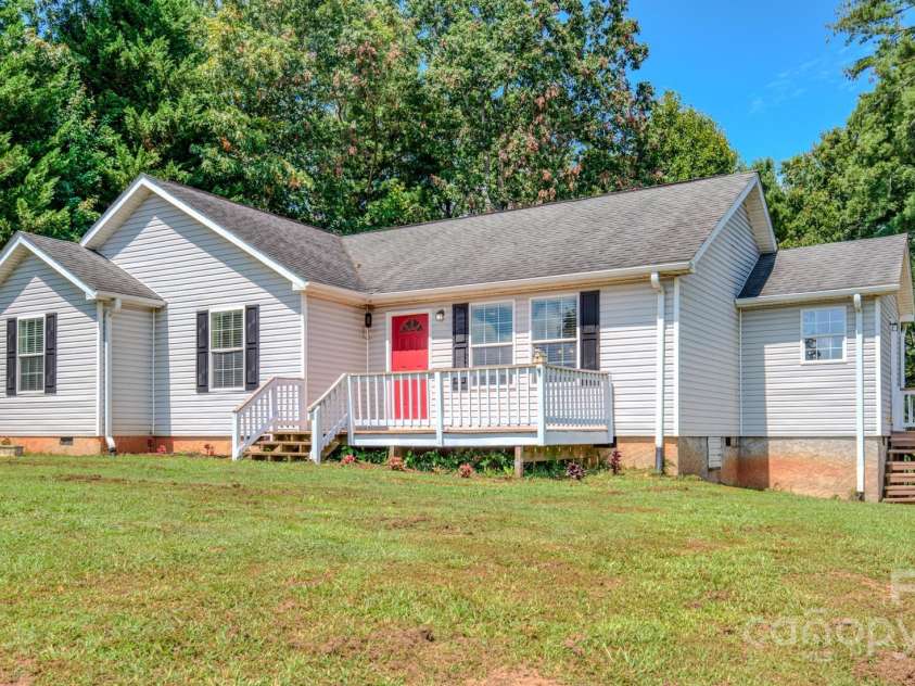 2606 Bear Creek Road, Marshall, NC 28753.  MLS# CAR4287238, YatesRealty ID 33517. 