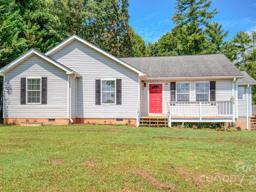 2606 Bear Creek Road, Marshall, NC 28753.  MLS# CAR4287238, YatesRealty ID 33517. Front View