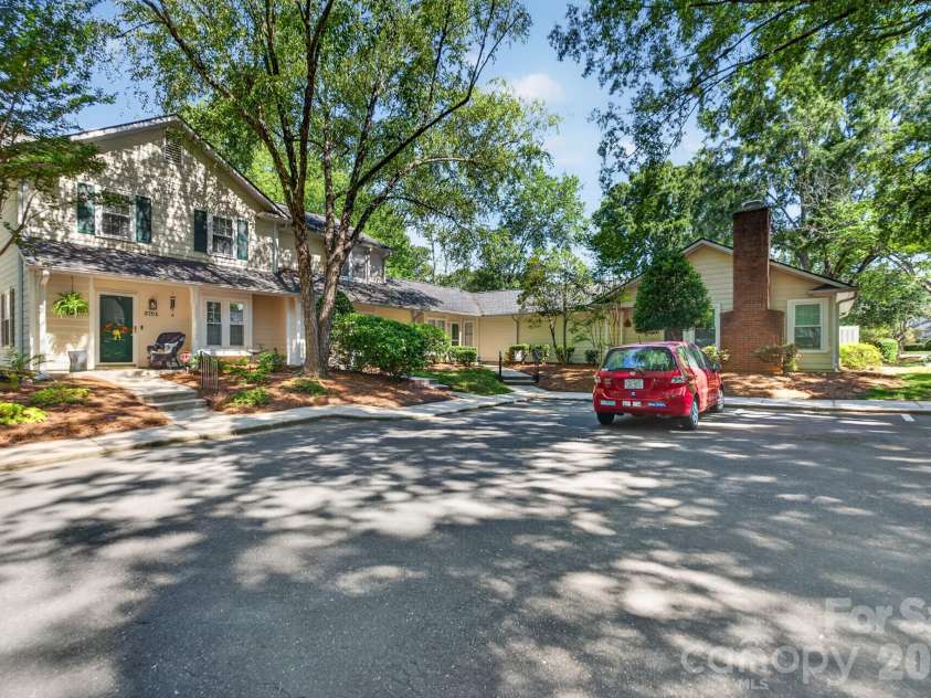 2705 Tiergarten Lane, Charlotte, NC 28210.  MLS# CAR4389849, YatesRealty ID 33517. 