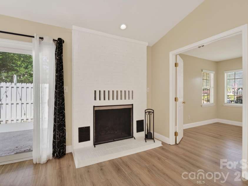 2705 Tiergarten Lane, Charlotte, NC 28210.  MLS# CAR4389849, YatesRealty ID 33517. 