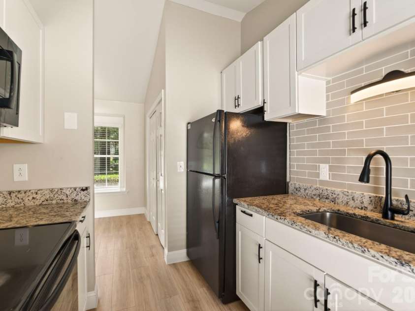 2705 Tiergarten Lane, Charlotte, NC 28210.  MLS# CAR4389849, YatesRealty ID 33517. 