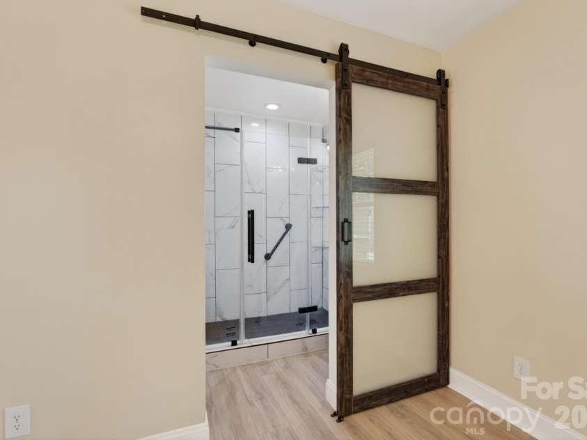 2705 Tiergarten Lane, Charlotte, NC 28210.  MLS# CAR4389849, YatesRealty ID 33517. 