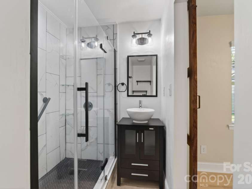 2705 Tiergarten Lane, Charlotte, NC 28210.  MLS# CAR4389849, YatesRealty ID 33517. 