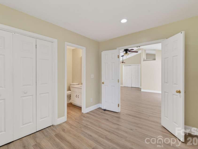 2705 Tiergarten Lane, Charlotte, NC 28210.  MLS# CAR4389849, YatesRealty ID 33517. 