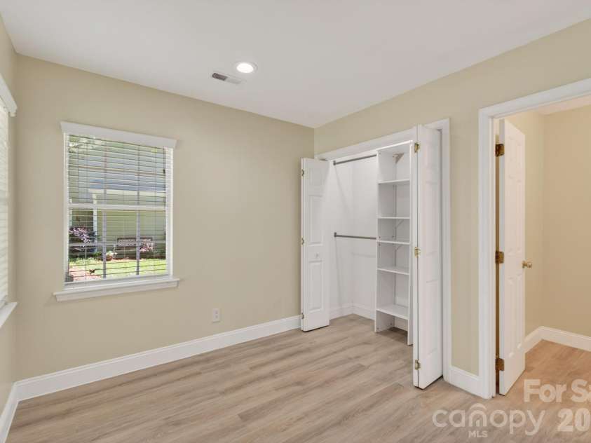 2705 Tiergarten Lane, Charlotte, NC 28210.  MLS# CAR4389849, YatesRealty ID 33517. 