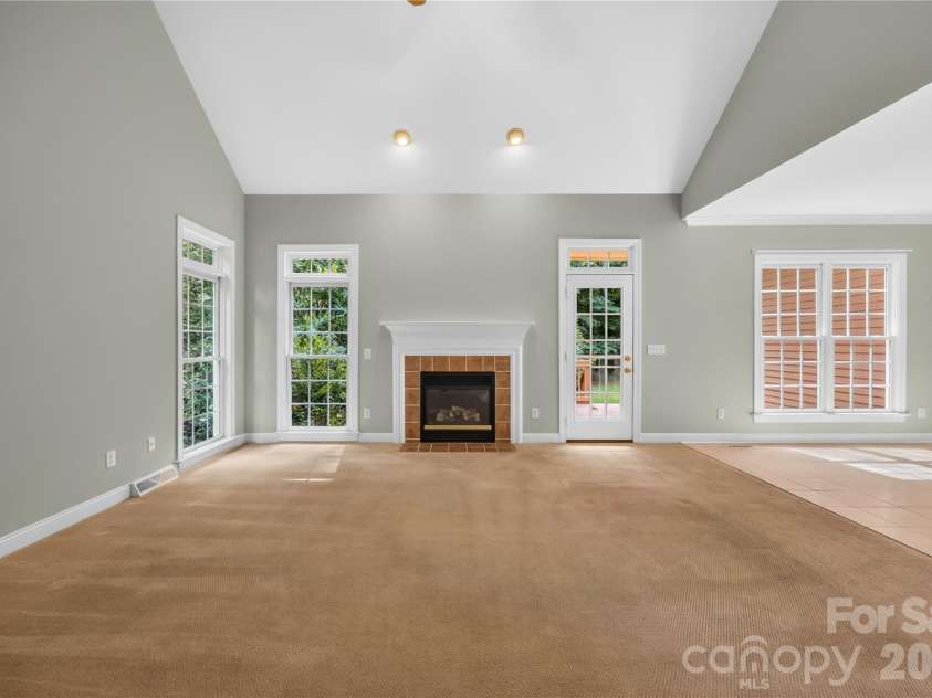 121 Morrows Ridge Lane, Mooresville, NC 28117.  MLS# CAR4381305, YatesRealty ID 33518. 