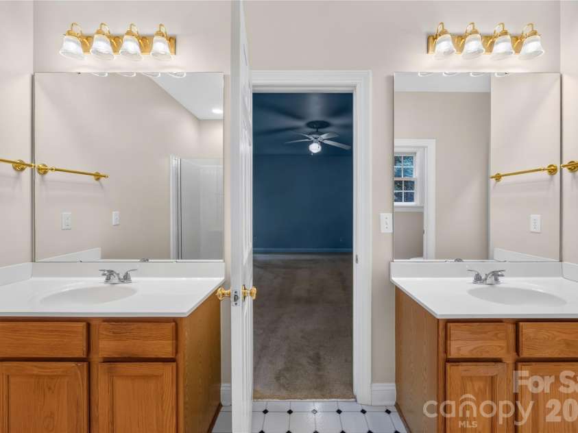 121 Morrows Ridge Lane, Mooresville, NC 28117.  MLS# CAR4381305, YatesRealty ID 33518. 