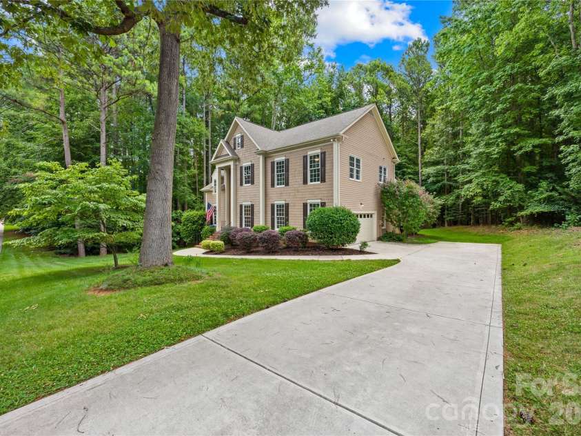 121 Morrows Ridge Lane, Mooresville, NC 28117.  MLS# CAR4381305, YatesRealty ID 33518. 