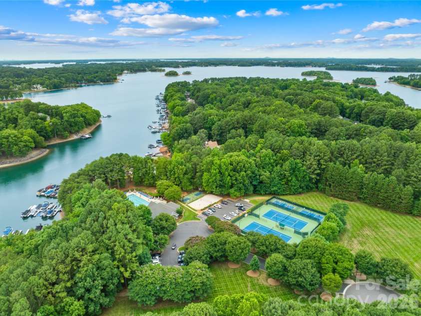 121 Morrows Ridge Lane, Mooresville, NC 28117.  MLS# CAR4381305, YatesRealty ID 33518. 
