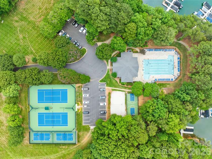 121 Morrows Ridge Lane, Mooresville, NC 28117.  MLS# CAR4381305, YatesRealty ID 33518. 