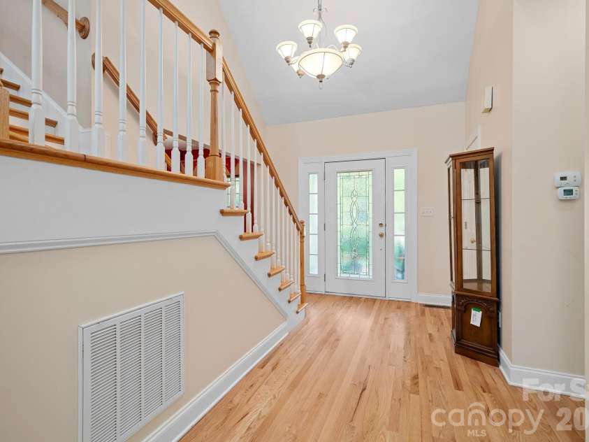 36 Poplar Creek Drive, Asheville, NC 28805.  MLS# CAR4394162, YatesRealty ID 33519. 