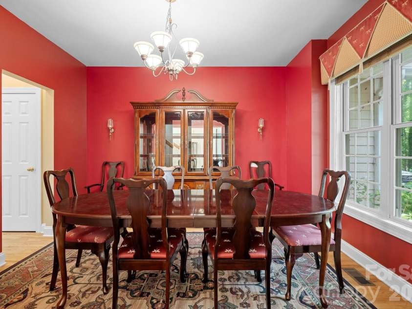 36 Poplar Creek Drive, Asheville, NC 28805.  MLS# CAR4394162, YatesRealty ID 33519. 